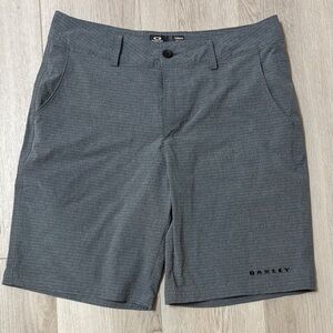 Oakley Hydrolix Men's Charcoal Strip Flat Front Shorts 30” Reg Fit 7”inseam
